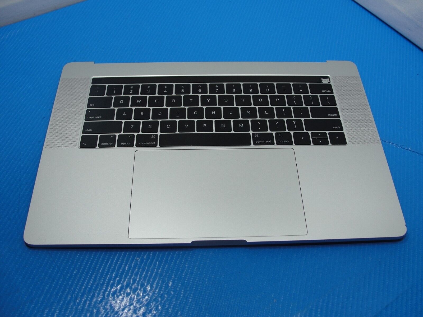 MacBook Pro A1990 2018 MR932LL/A 15