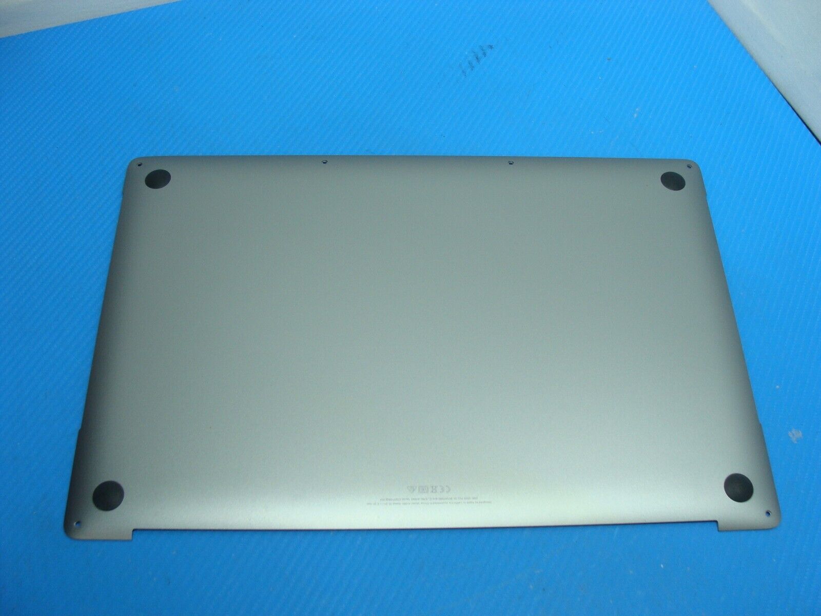 MacBook Pro A1990 15