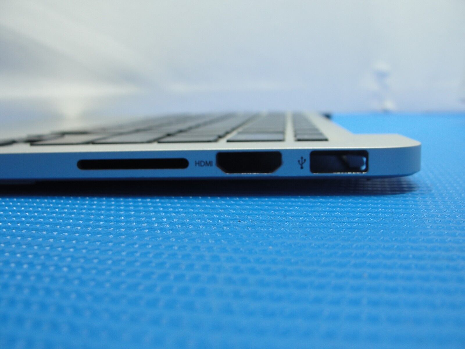 MacBook Pro A1502 13 2015 MF839LL/A Top Case w/Keyboard 661-02361