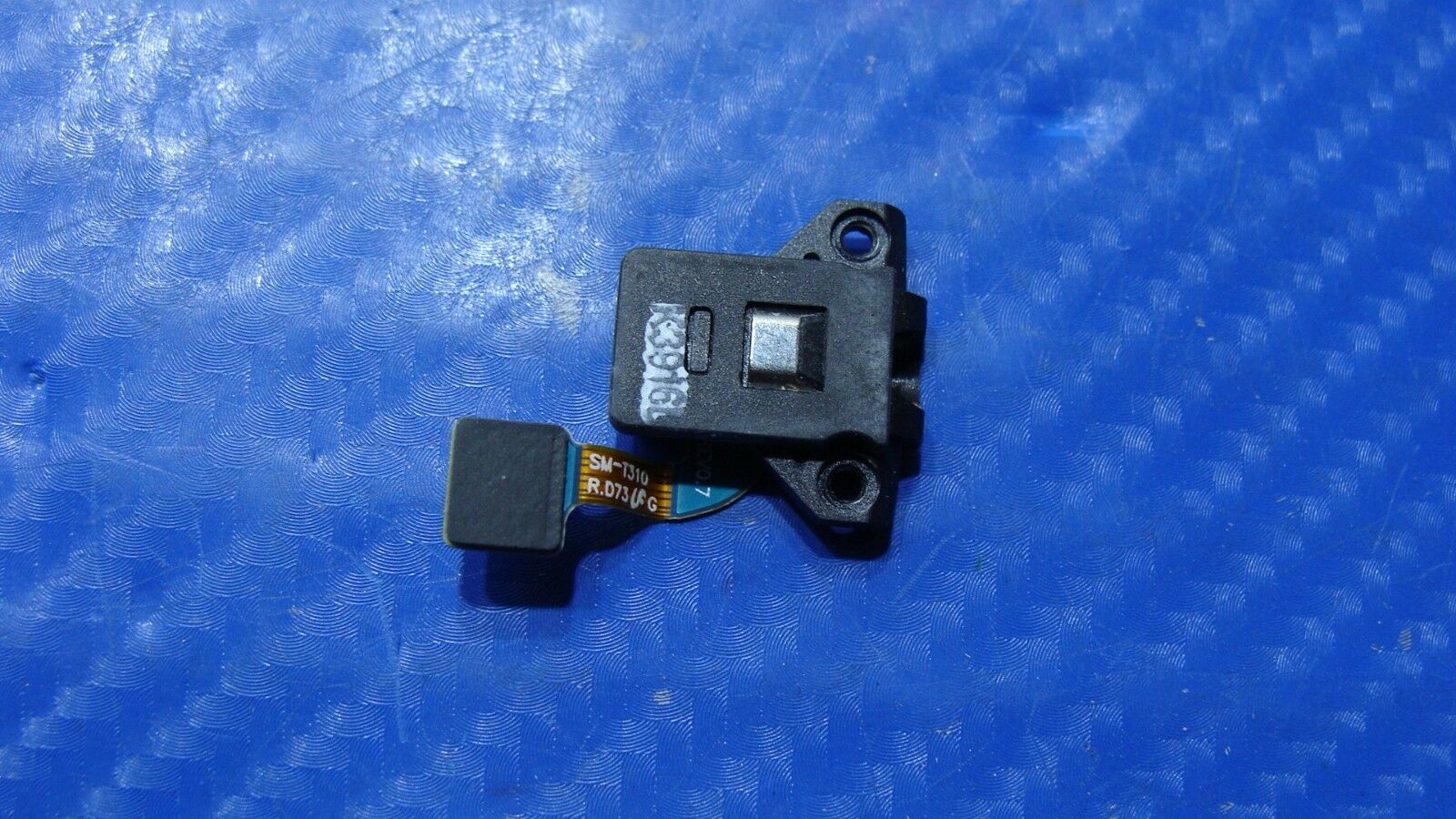 Samsung Galaxy Tab 3 SM-T310 8