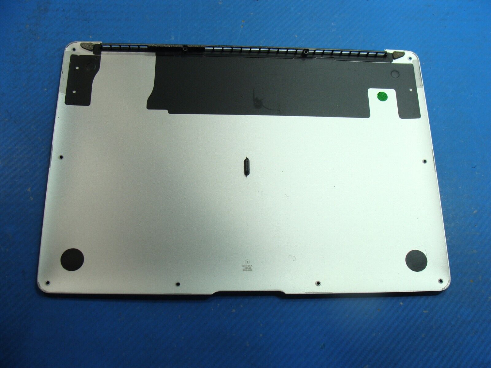 MacBook Air A1466 13 2014 MD760LL/B Genuine Laptop Bottom Case 923-0443