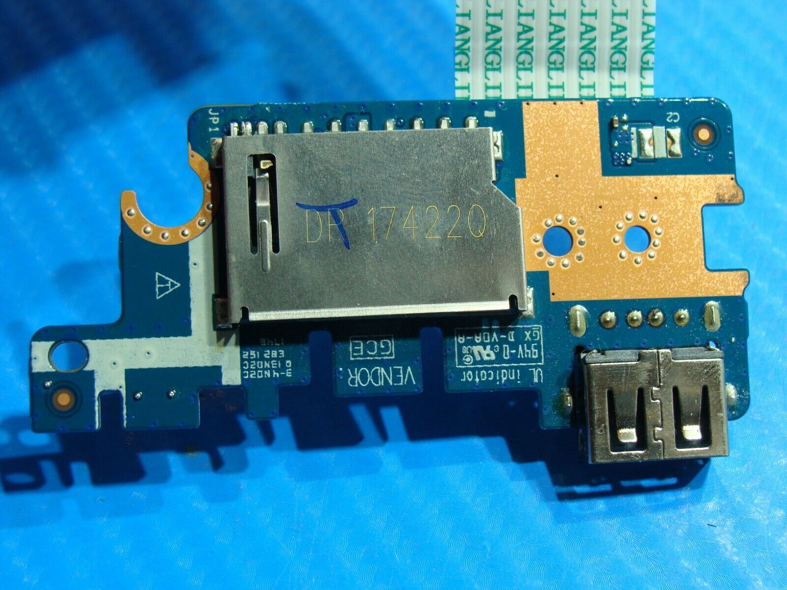 HP Notebook 15-bs033cl 15.6