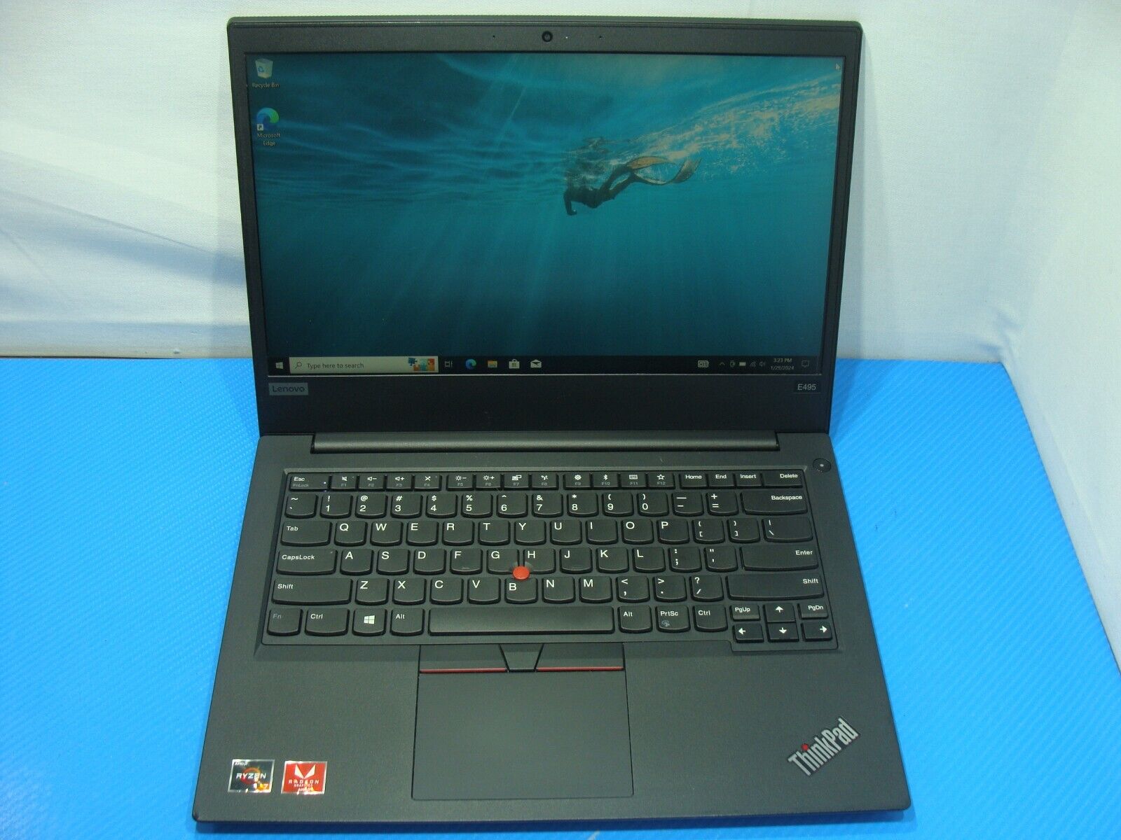 Lenovo ThinkPad E495 14FHD Ryzen 7 3700U 2.3Gz 8GB 256GB SSD RX Vega 10Graphics