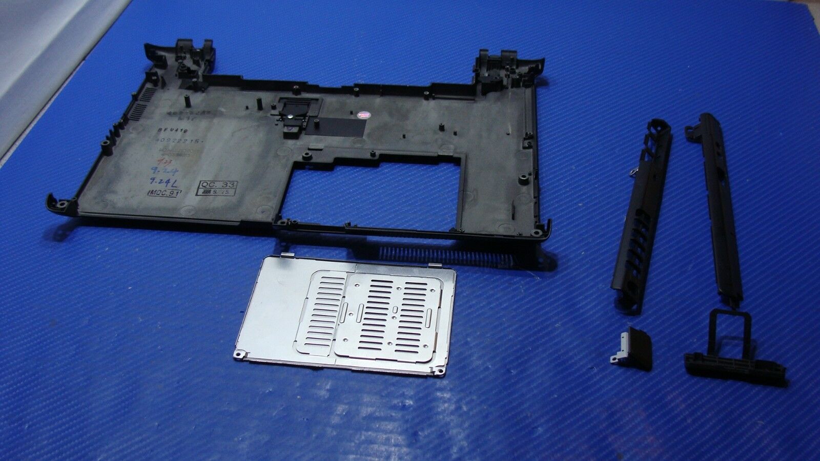 Sony VAIO 13.3 PCG-6D1L VGN-S260 OEM Laptop Bottom Case w/Cover Door 4-683-178