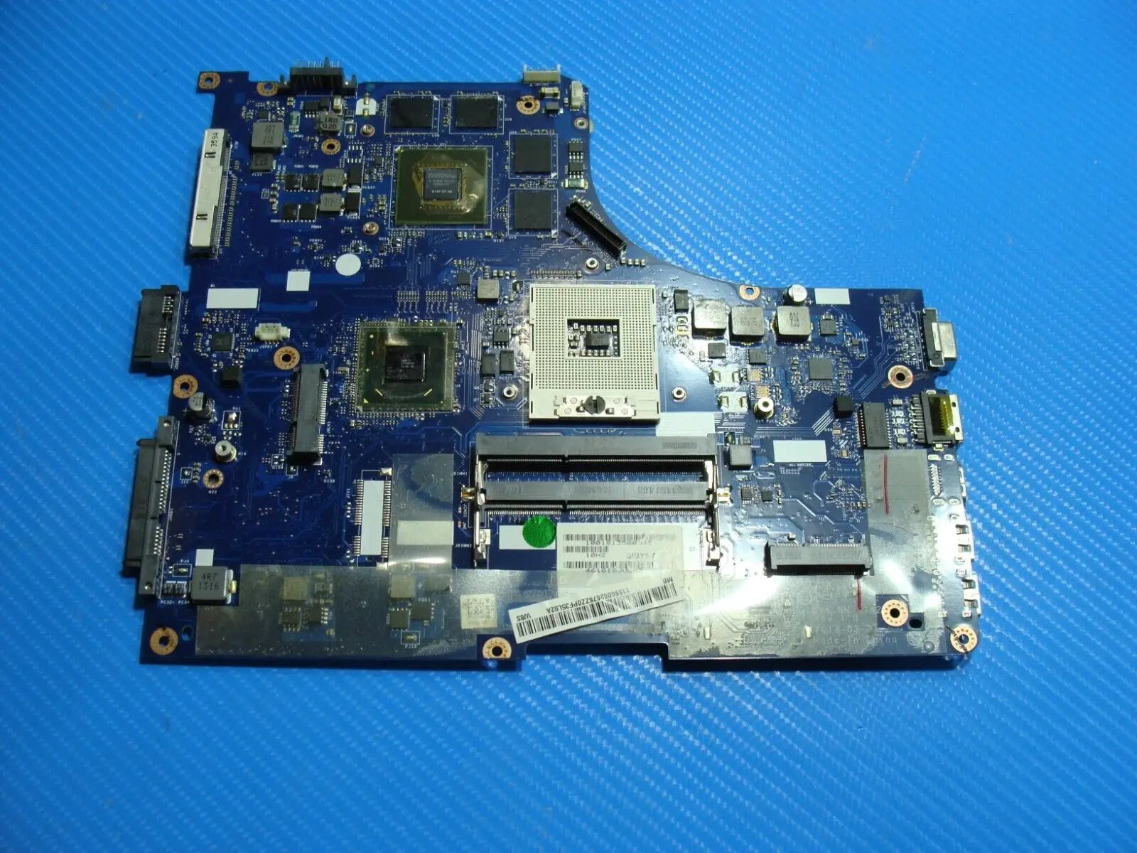 Lenovo IdeaPad Y500 15.6