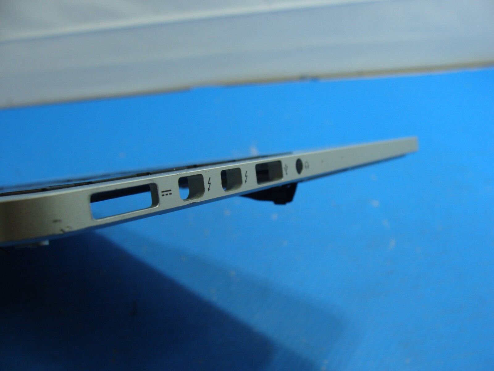 MacBook Pro A1502 13 2015 MF841LL/A Top Case w/Keyboard Trackpad 661-02361