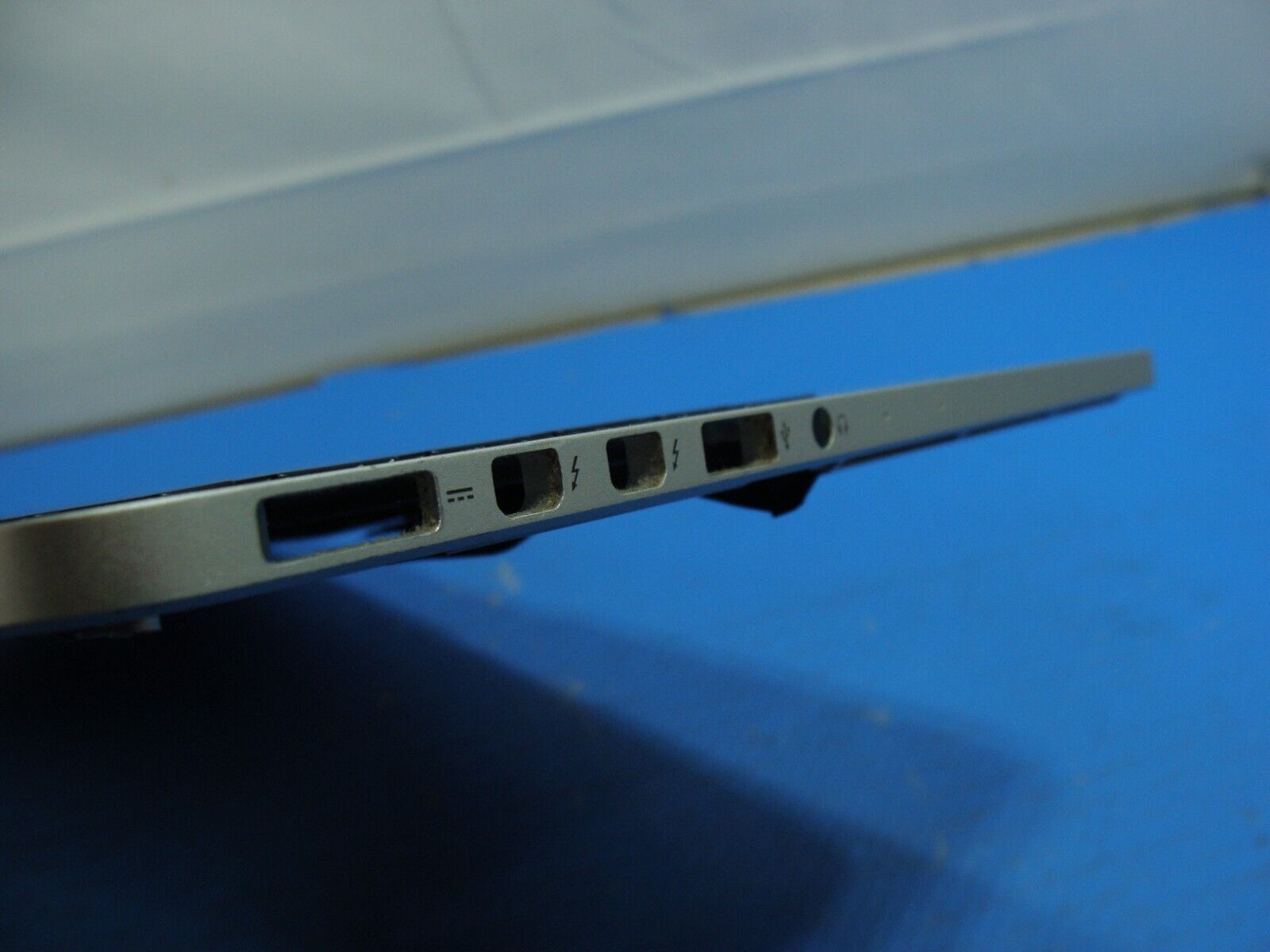 MacBook Pro A1502 13 Early 2015 MF839LL/A Top Case w/Battery 661-02361