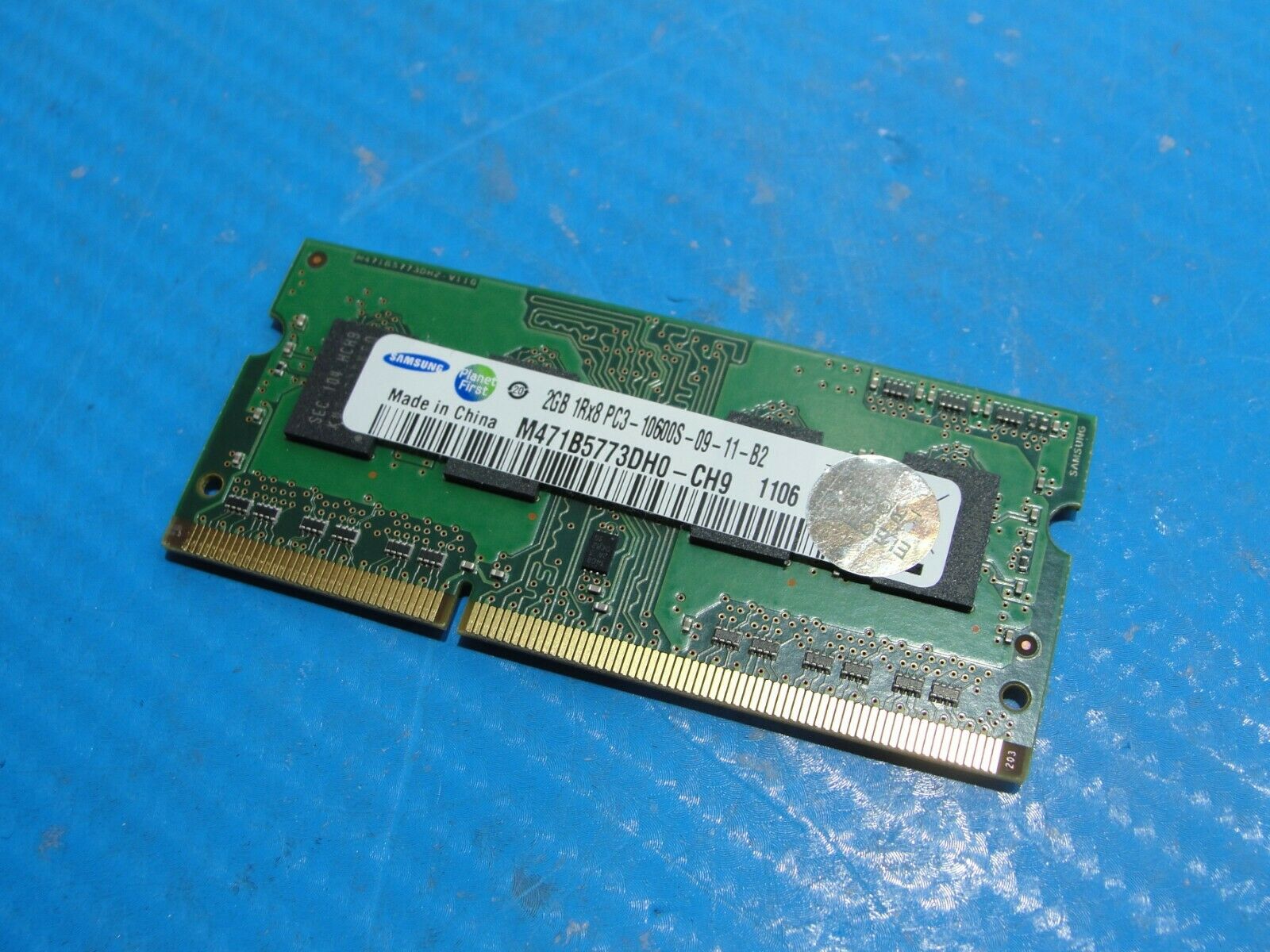 MacBook A1286 Samsung 2GB 1Rx8 PC3-10600S SO-DIMM RAM Memory M471B5773DH0-CH9 Samsung