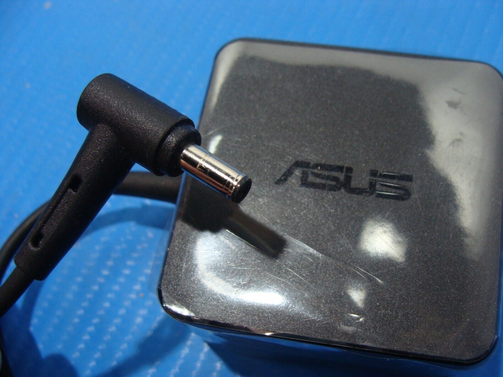 OEM Genuine ASUS 33W 19V 1.75A AC Adapter Charger for Asus Vivobook X200M X200MA