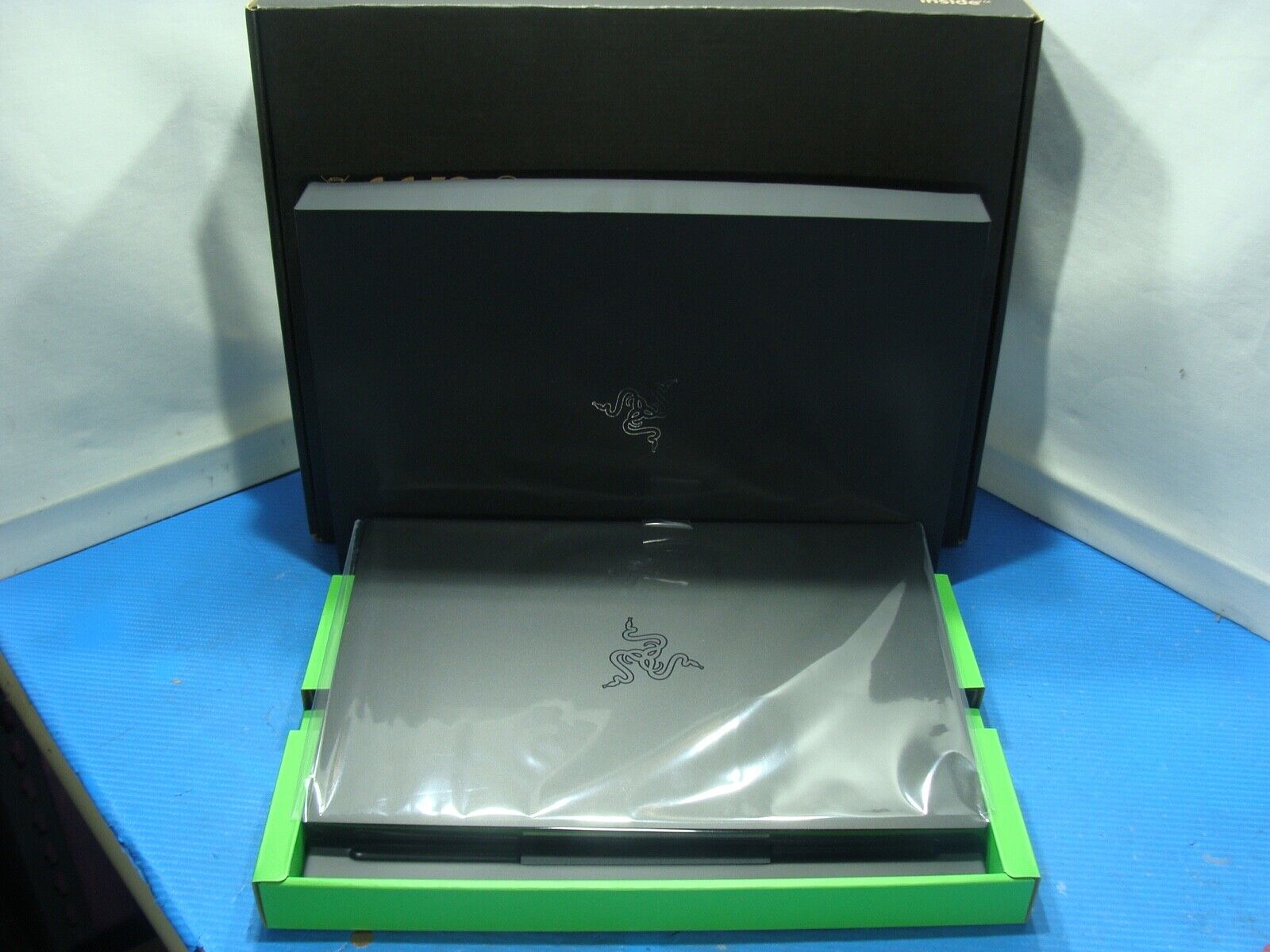 OB 4K UHD Touch Razer Blade Stealth i7-1065G7 16GB RAM 512GB SSD GTX 1650 MaxQ
