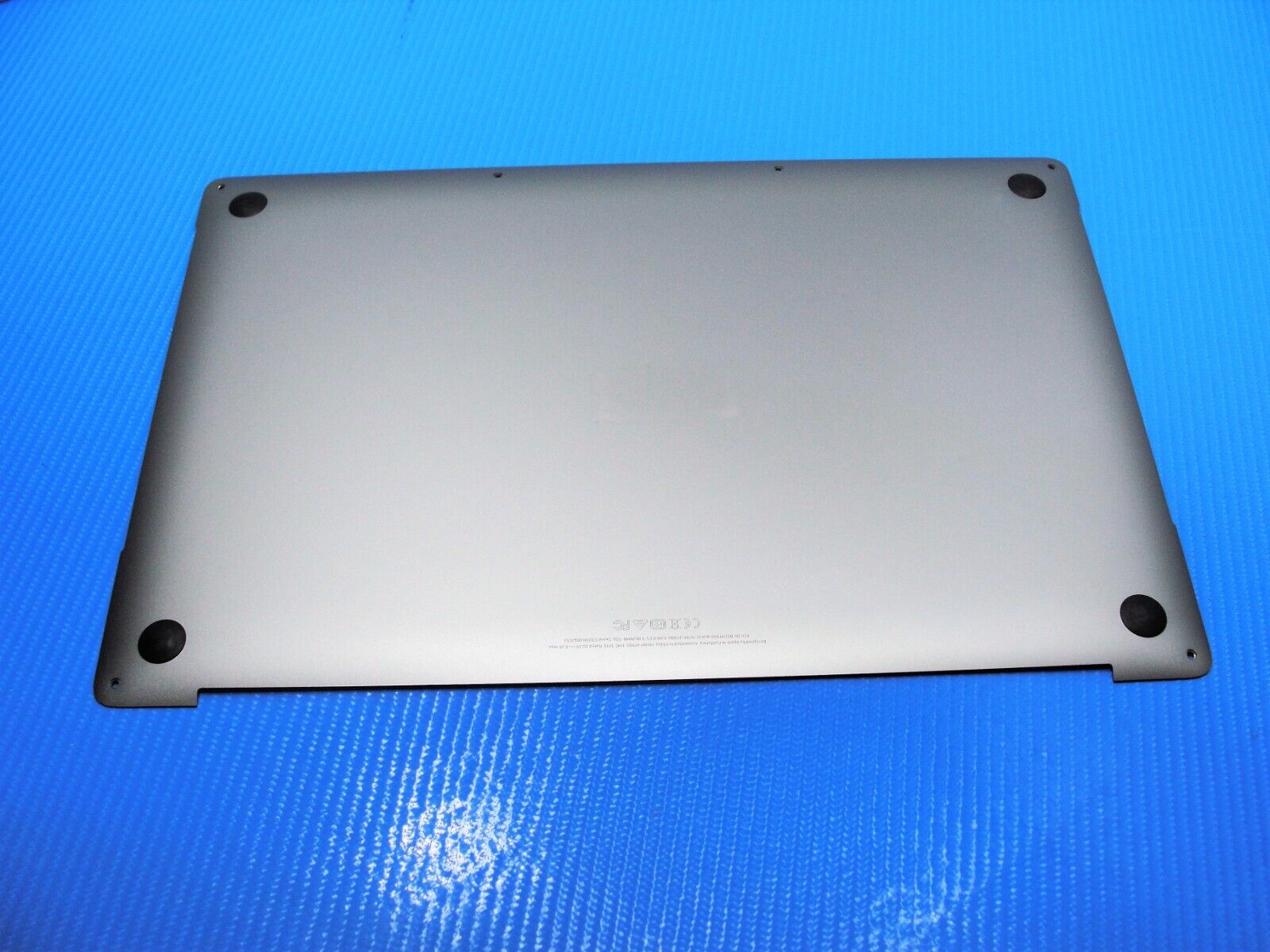 MacBook Pro A1990 15