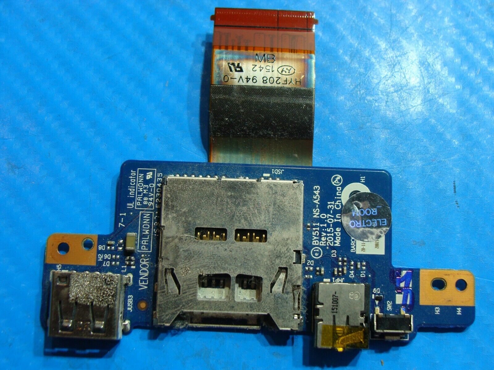 Lenovo IdeaPad Y700-15ISK 15.6