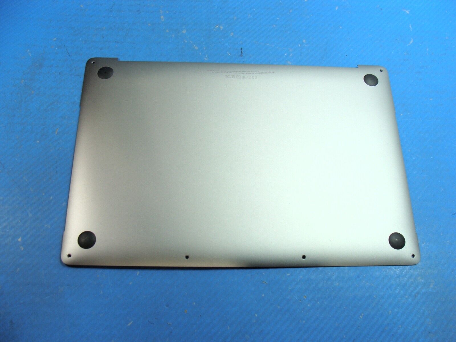MacBook Pro A1706 13 Late 2016 MNQF2LL/A Bottom Case Space Gray 923-01381 Grd A