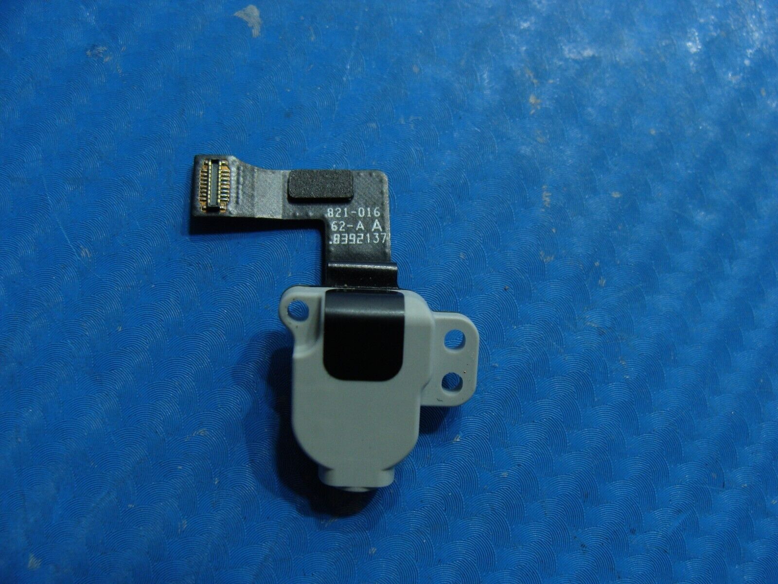 MacBook Pro A1989 13