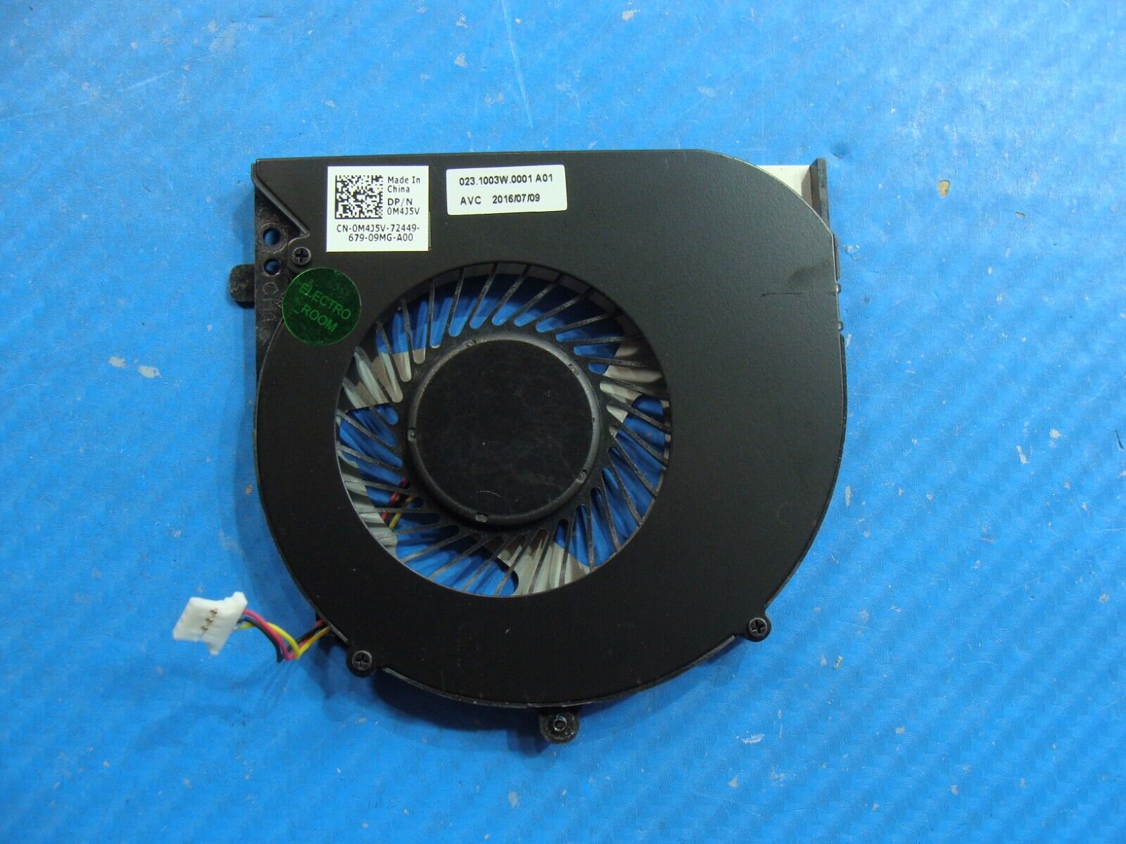 Dell Latitude 3570 15.6 Genuine CPU Cooling Fan M4J5V 023.1003W.0001