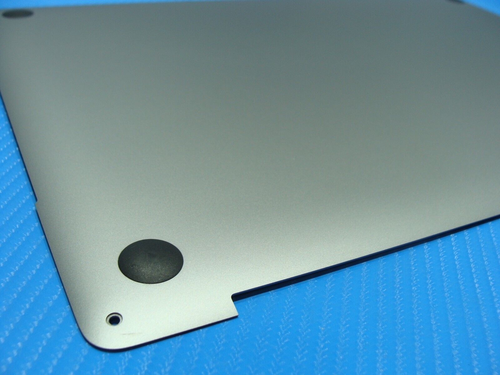 MacBook Pro A1990 15