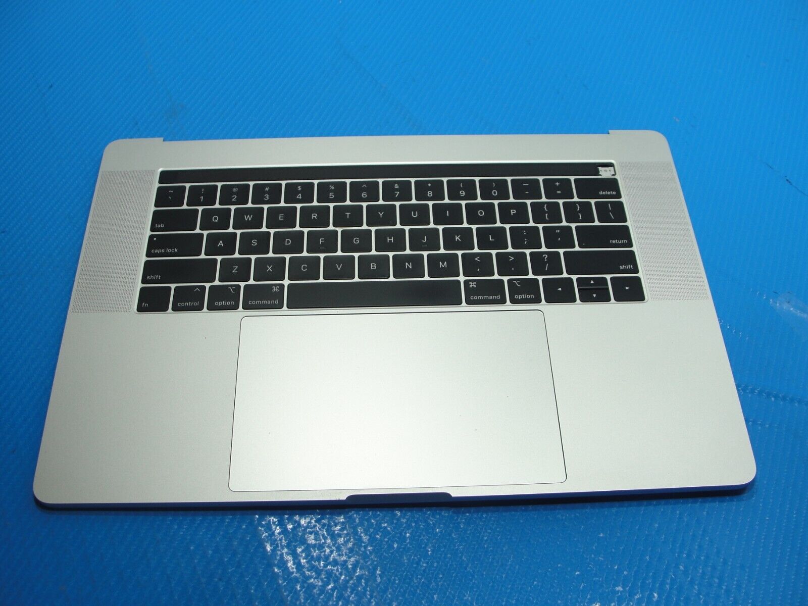 MacBook Pro A1990 15