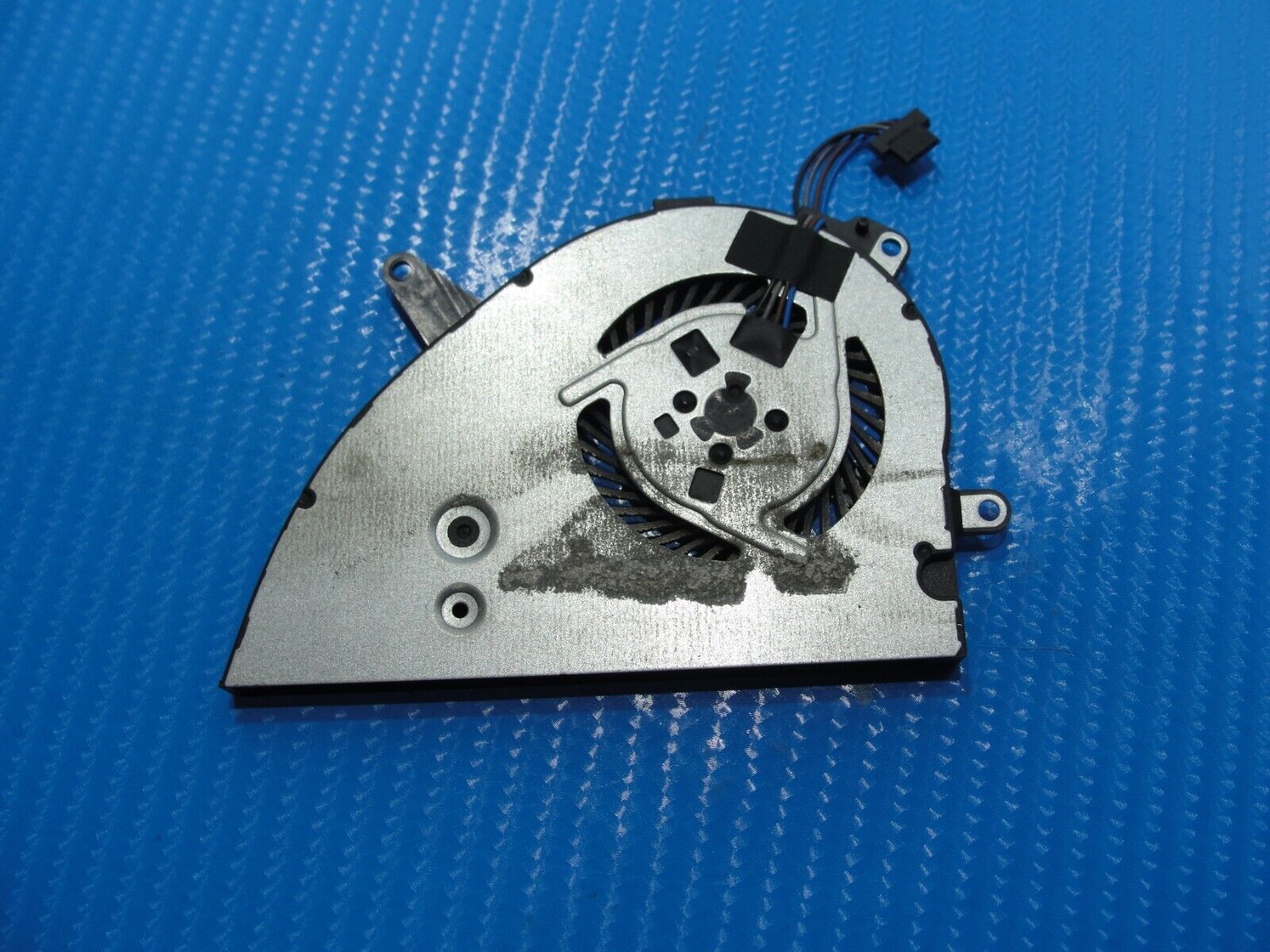 HP Pavilion 15-cs0053cl 15.6