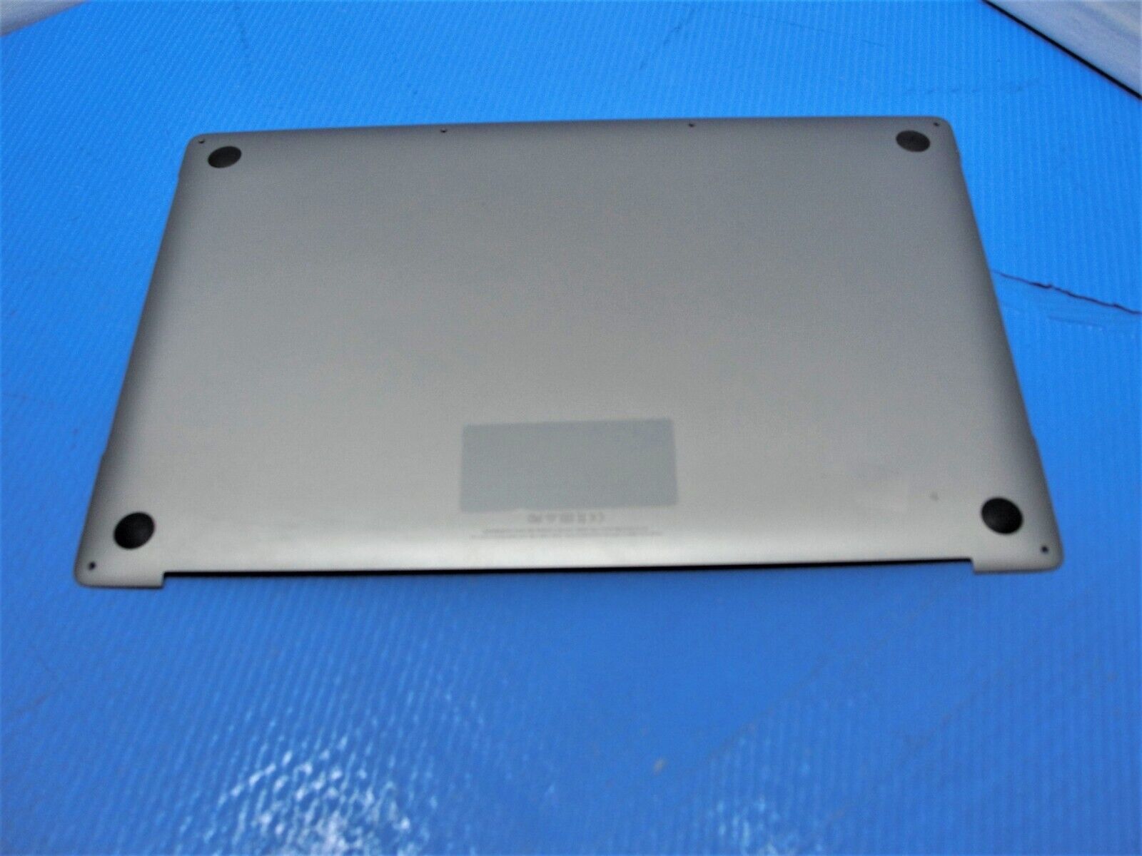 MacBook Pro A1990 15