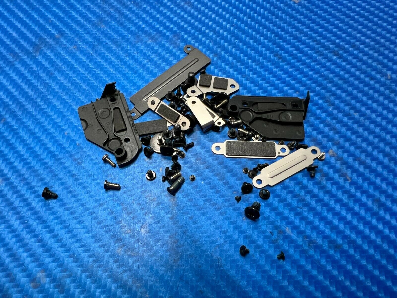 MacBook Pro A1990 15