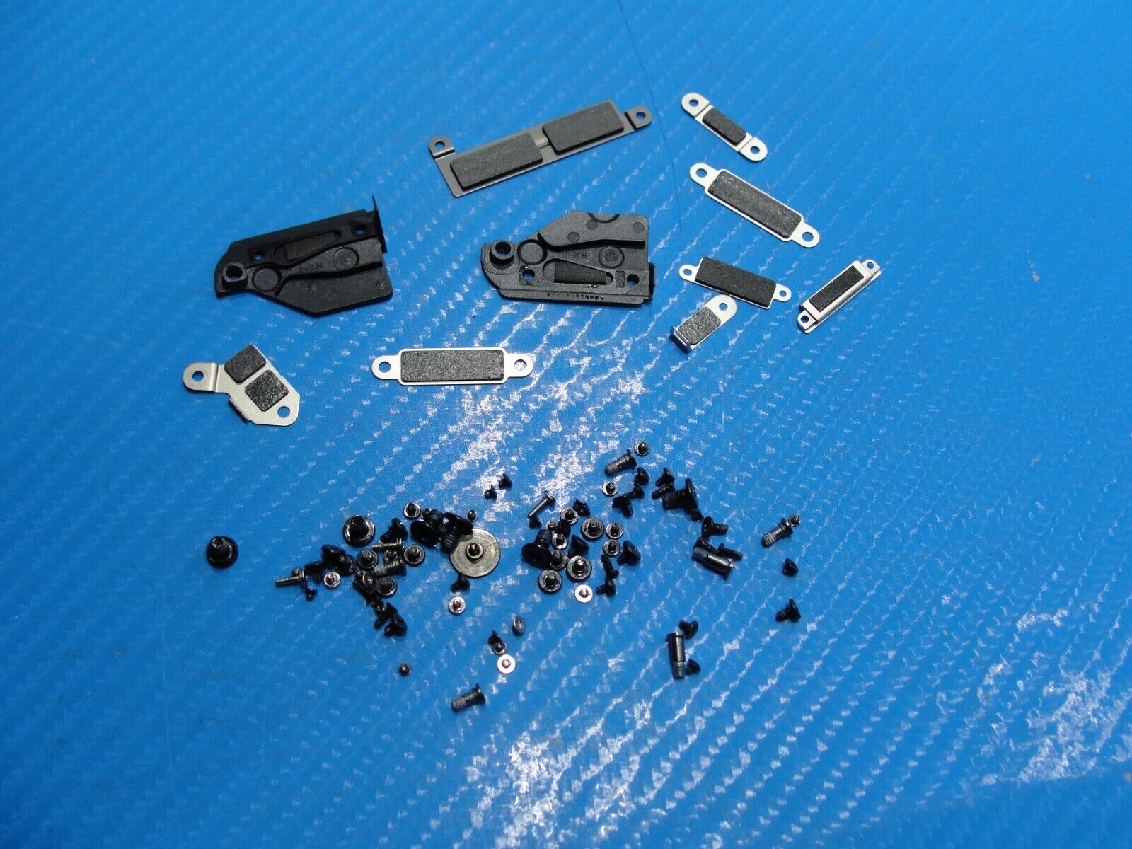 MacBook Pro A1990 15