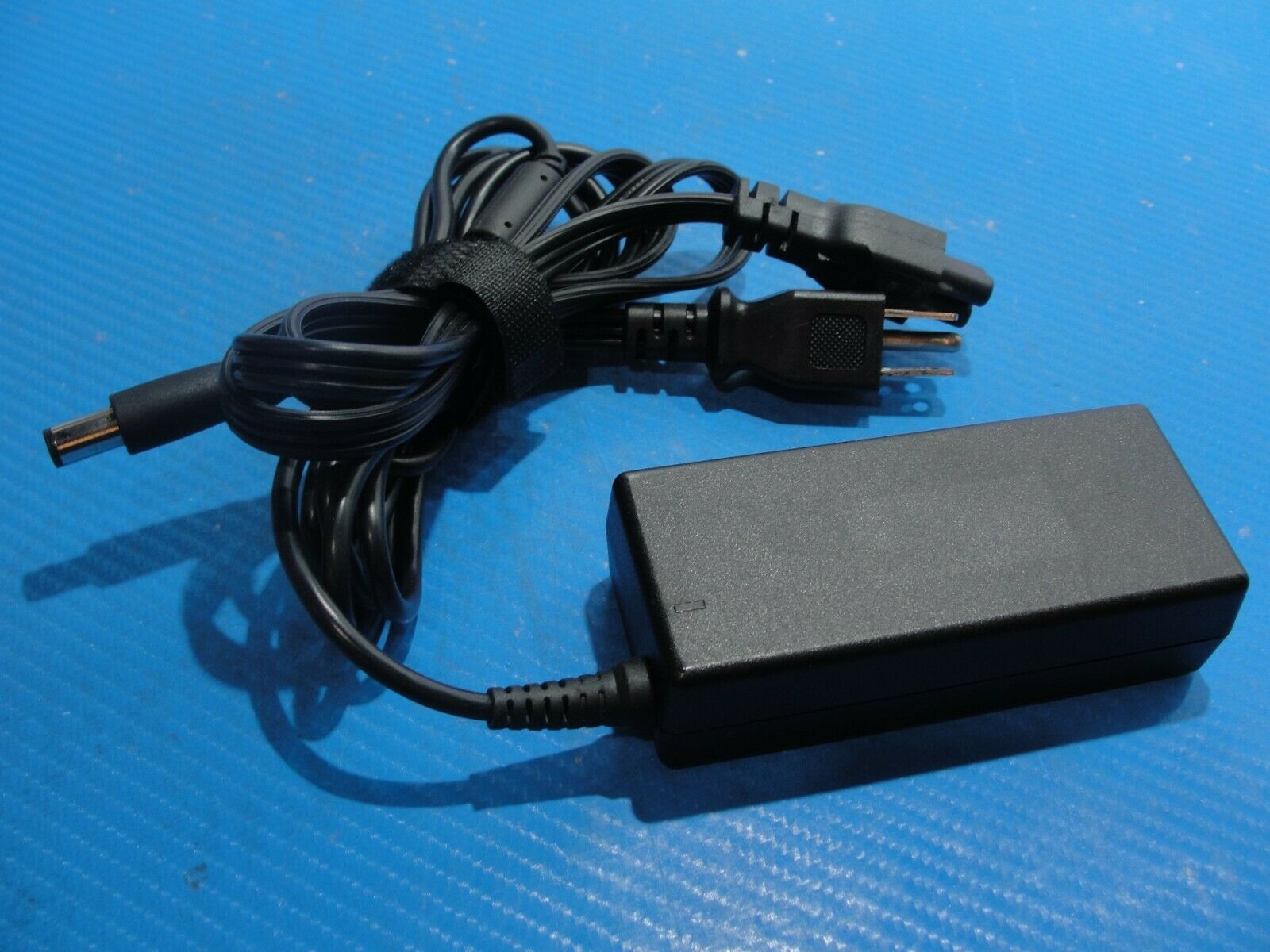 Genuine Dell AC Adapter Power Charger 19.5V 3.34A 65W LA65NS2-01 06TM1C 