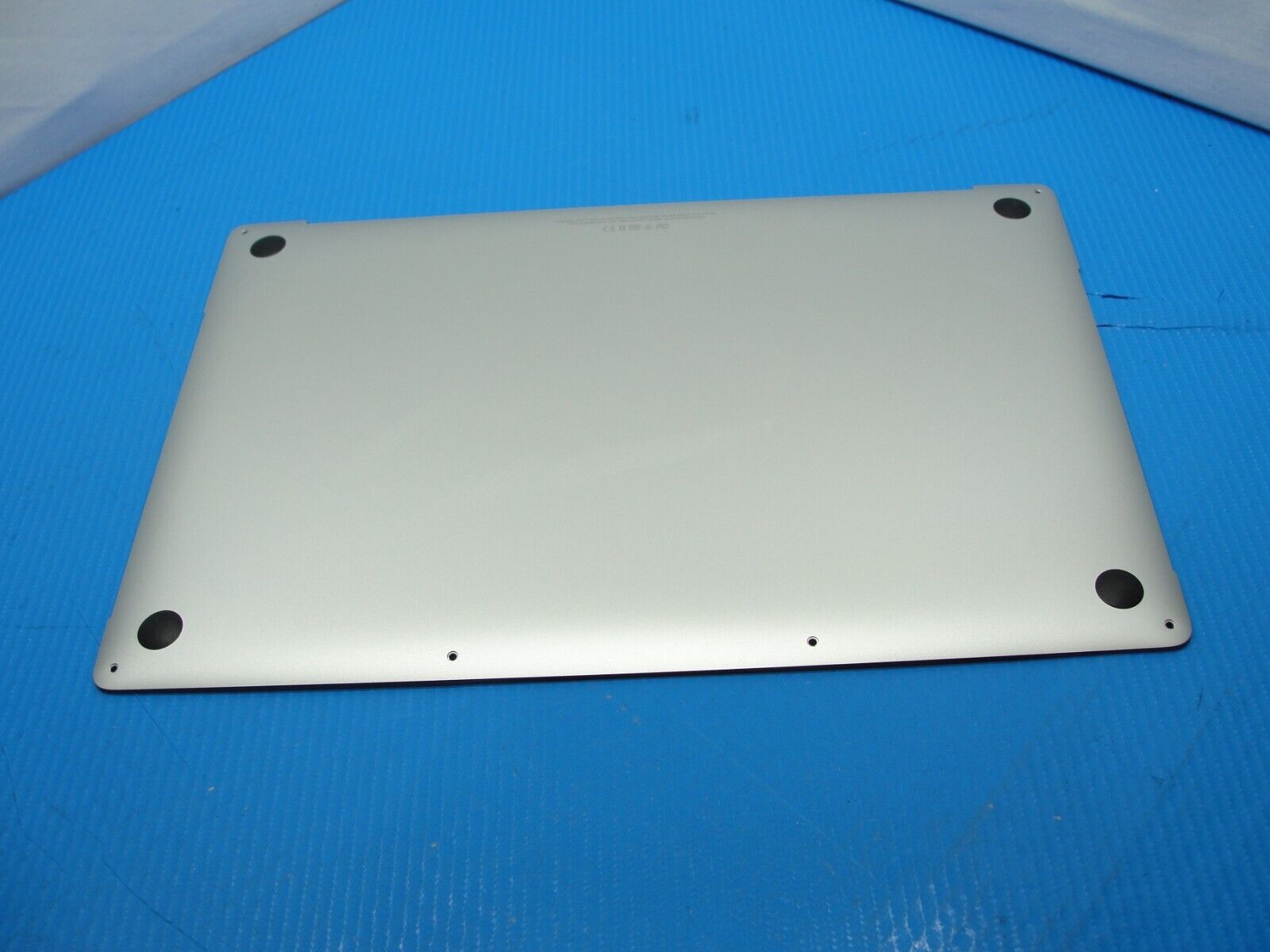 MacBook Pro A1990 15