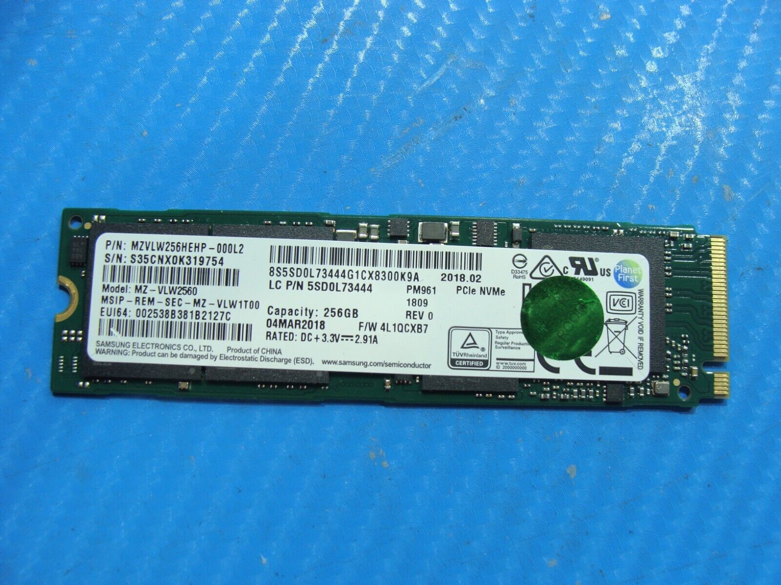 Lenovo 730-13IKB Samsung 256GB NVMe M.2 SSD Solid State Drive MZVLW256HEHP-000L2