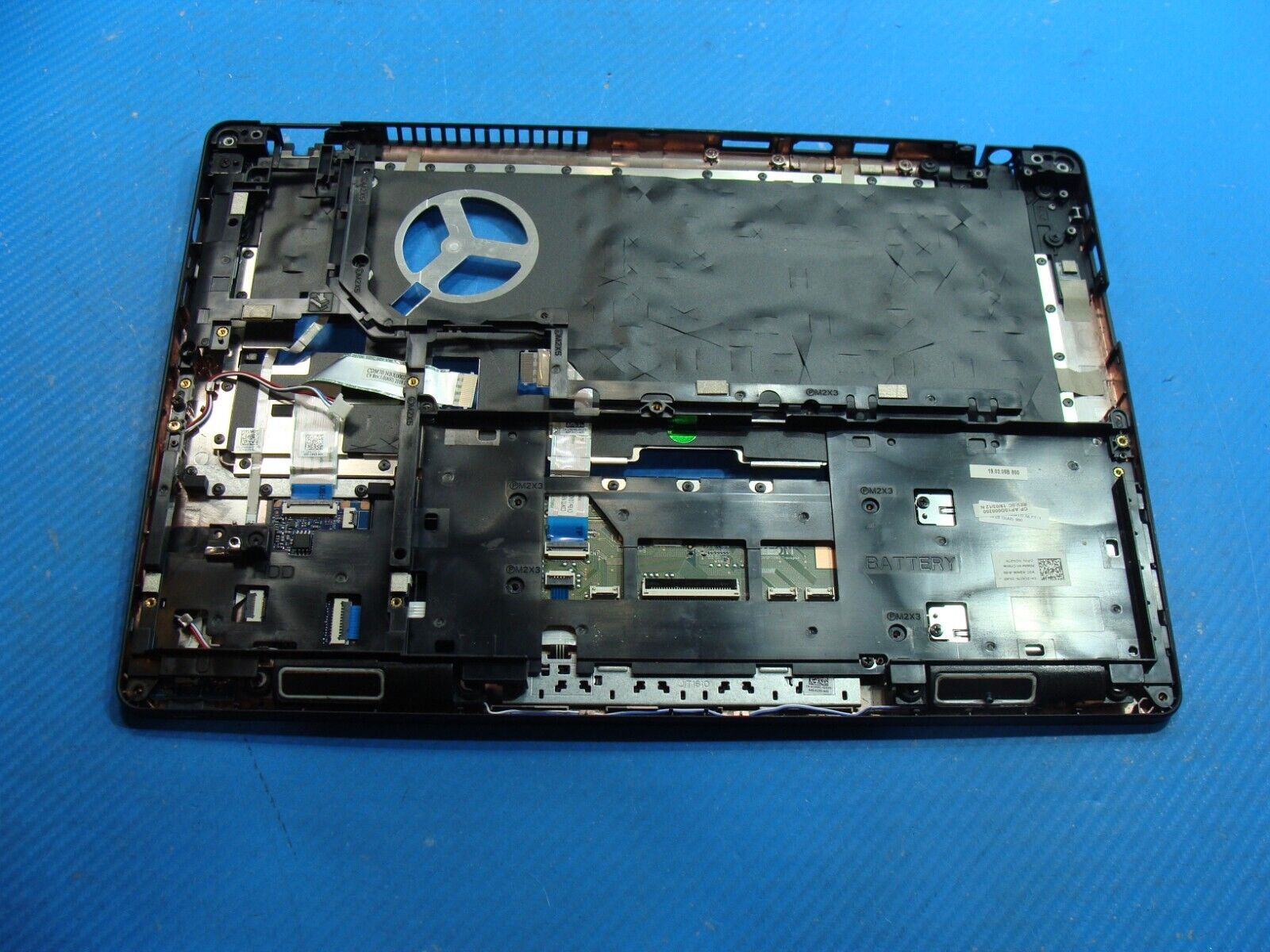 Dell Latitude 14” 5490 OEM Palmrest w/TouchPad Middle Frame CN2T6 AP1SD000200