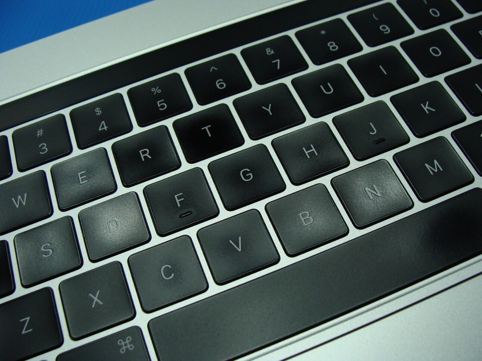 MacBook Pro A1990 2018 MR932LL/A 15