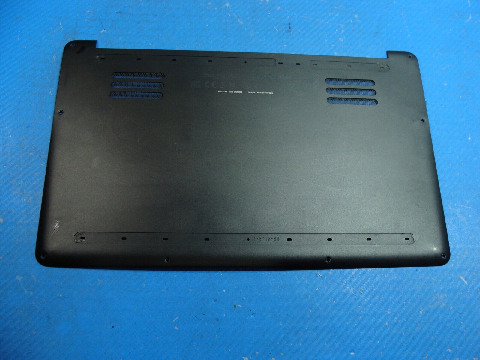 Razer Blade Stealth 12.5” RZ09-01682E20 Genuine Laptop Bottom Base Case Cover