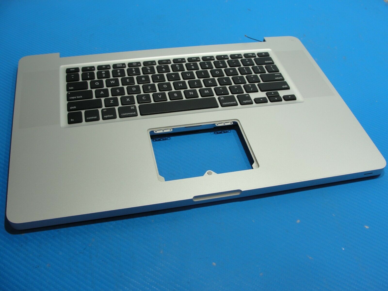 MacBook Pro A1297 MC024LL/A Early 2010 17