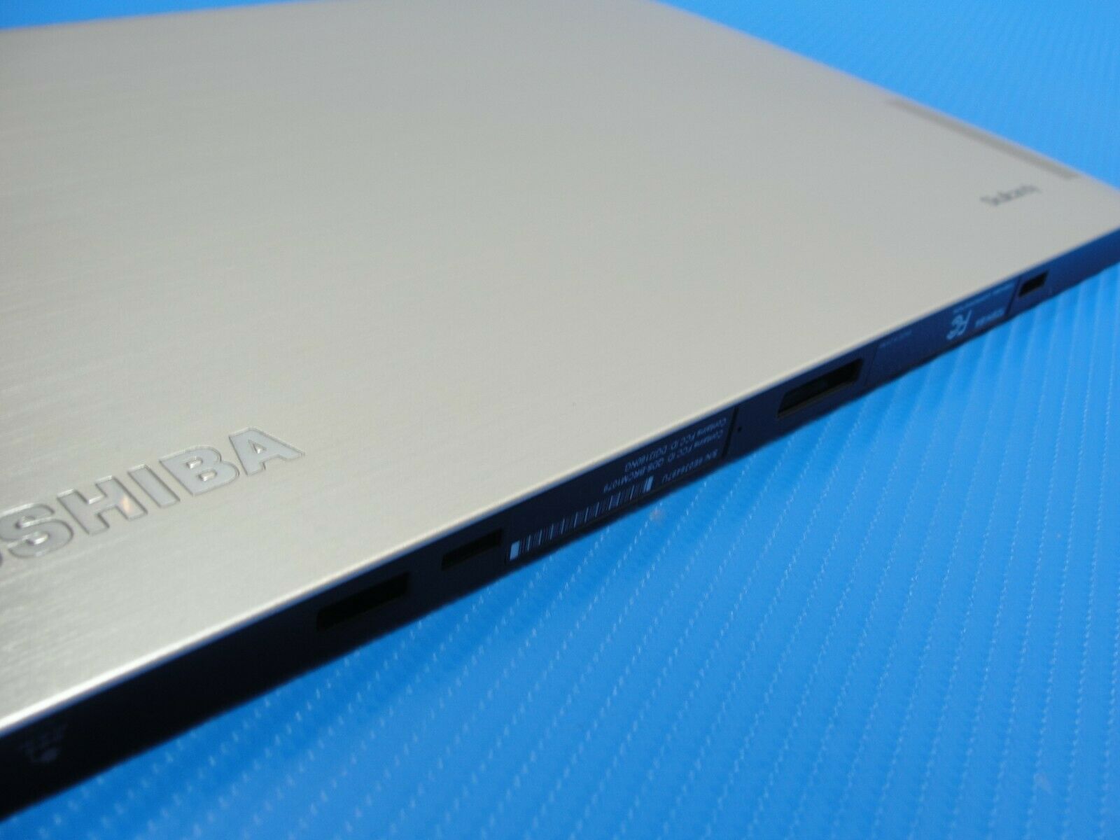 Toshiba Satellite Click 2 L35W-B3204 13.3