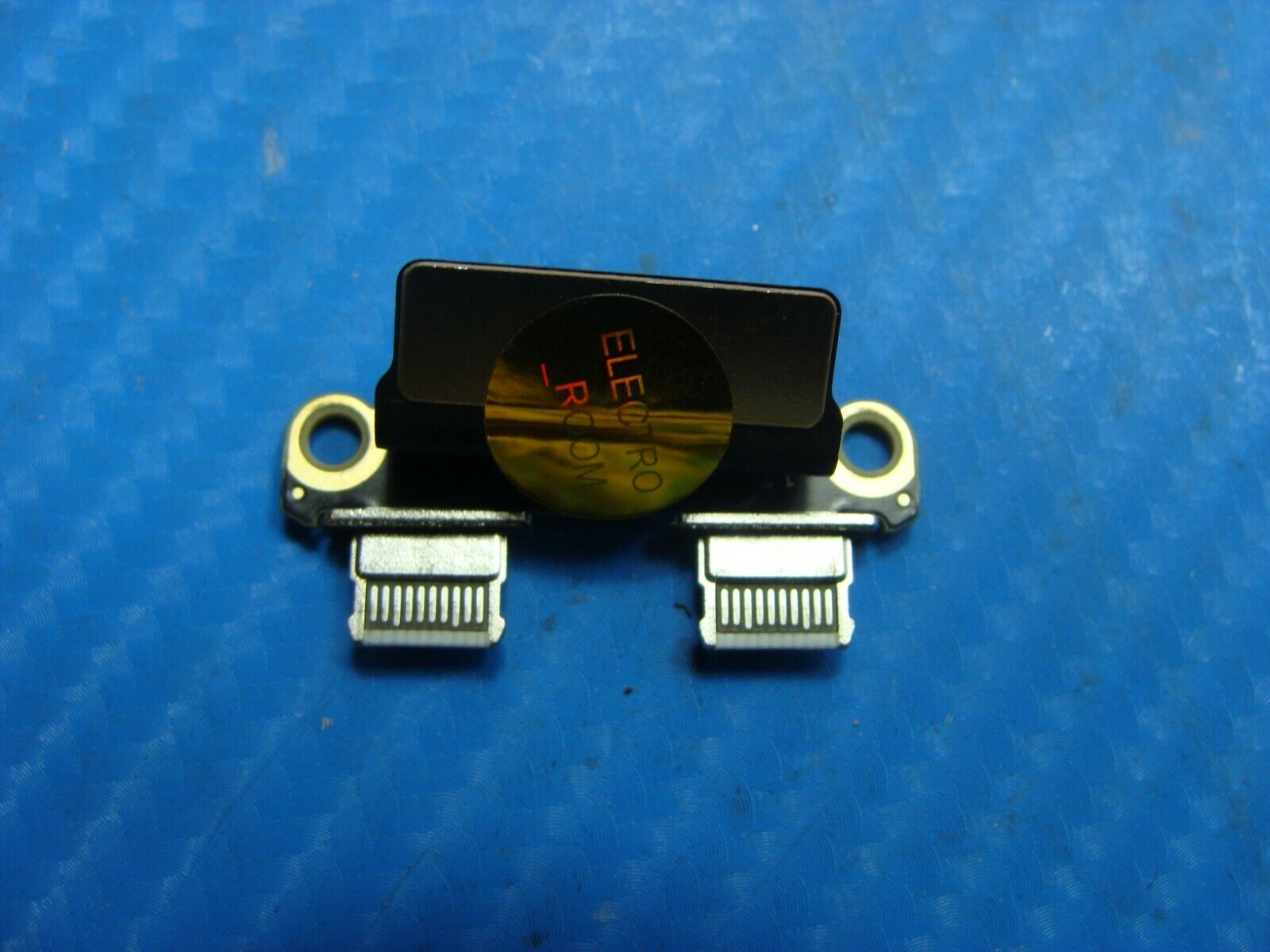 MacBook Pro A1990 15