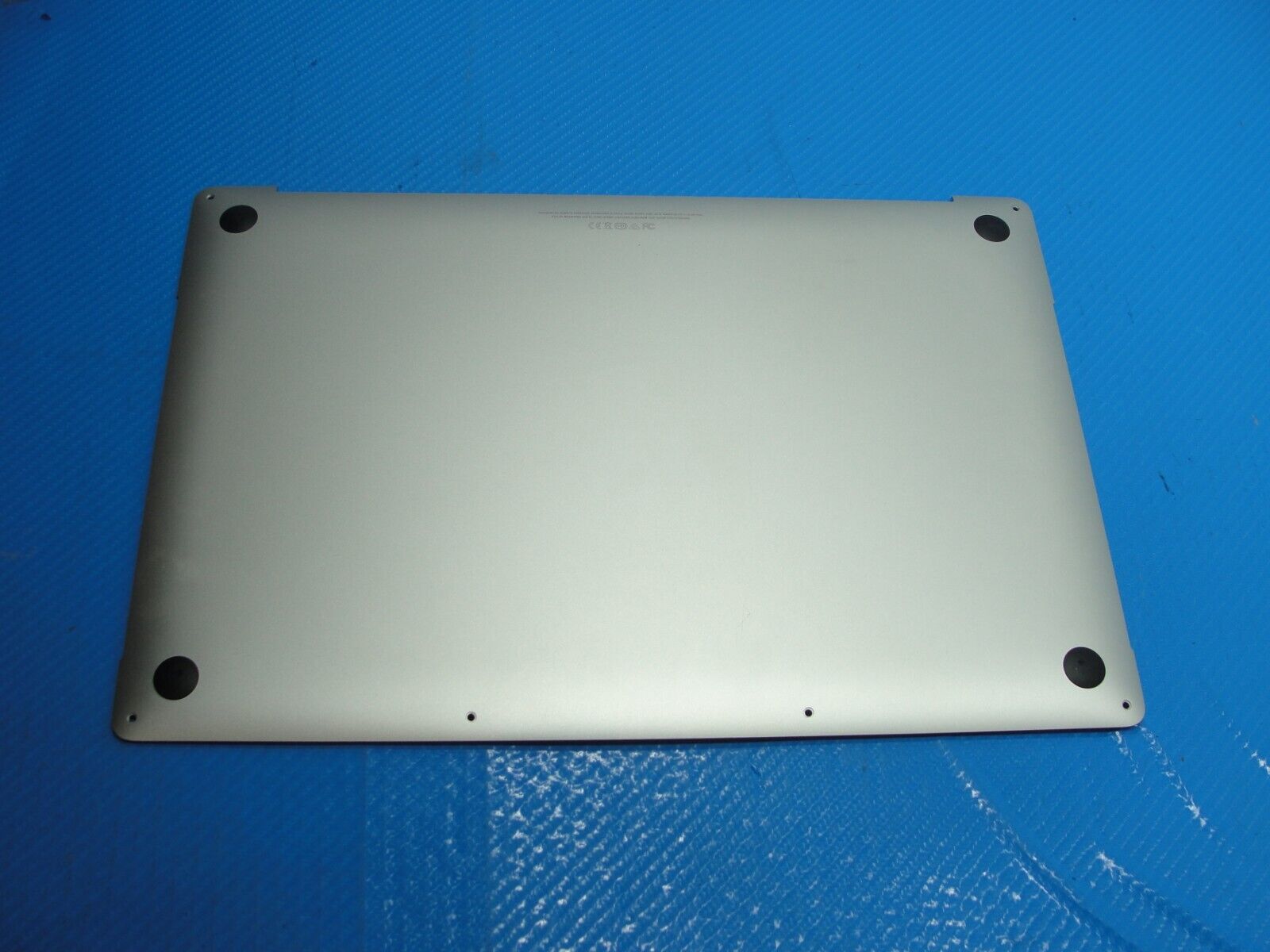 MacBook Pro A1990 15