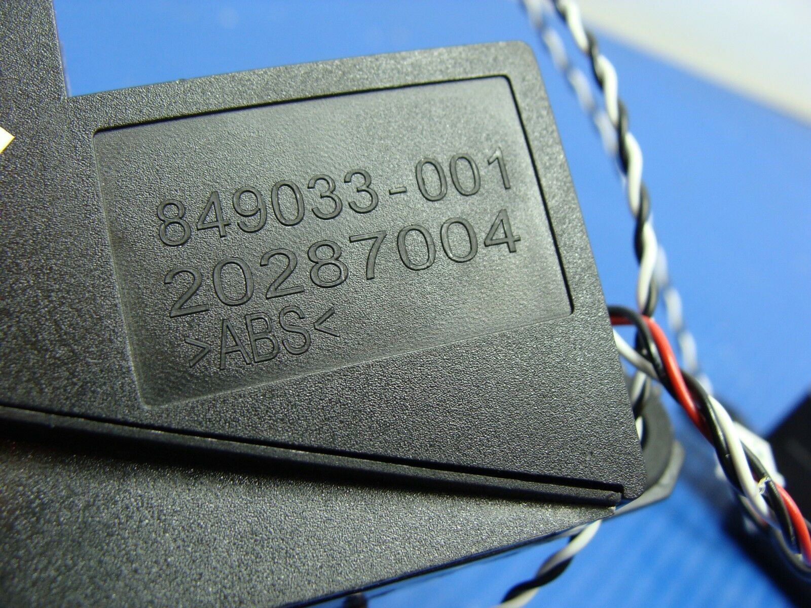 HP Pavilion 27-a210 27