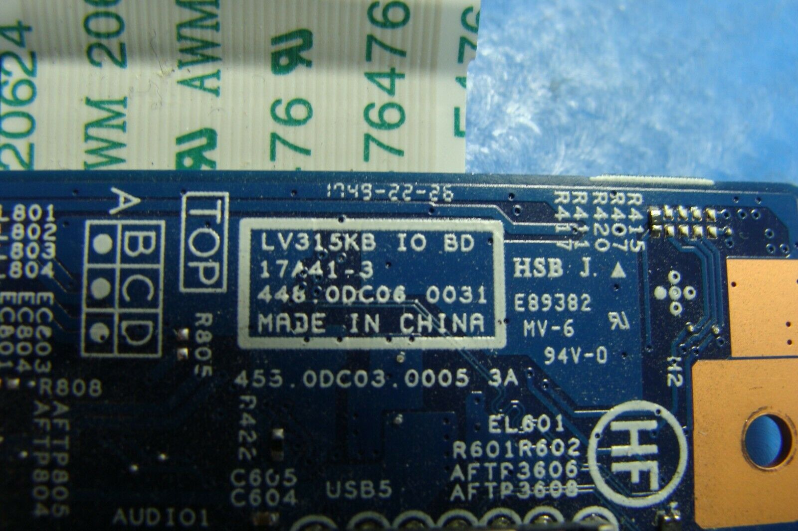 Lenovo V330-15IKB 15.6
