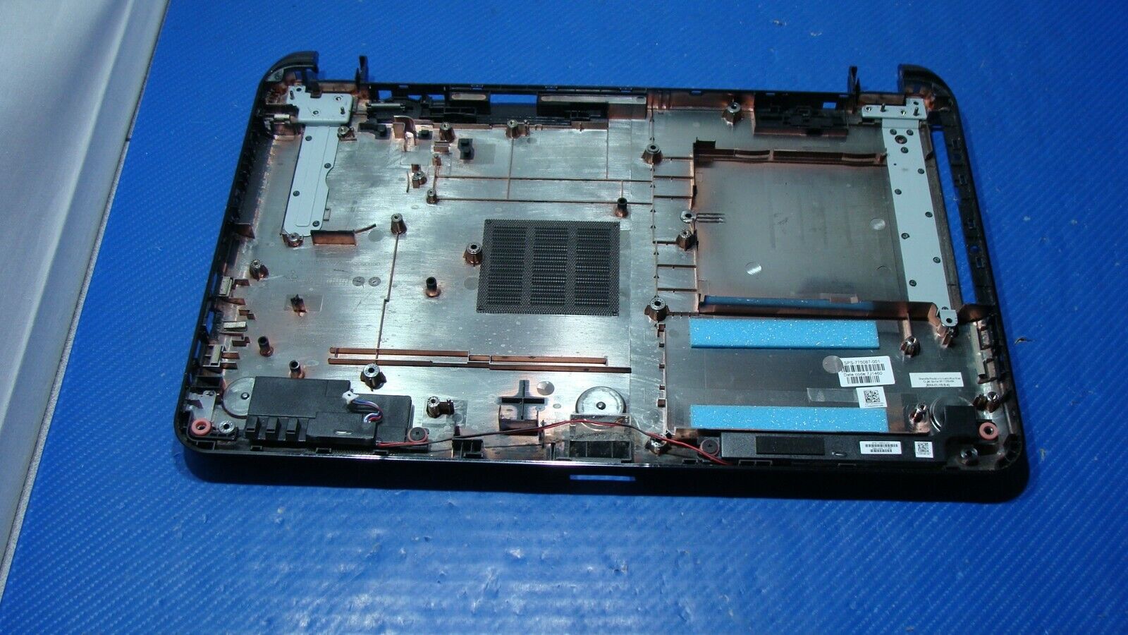 HP 15.6 15-g057cl OEM Bottom Case w/Speakers AP14D000D00 775087-001