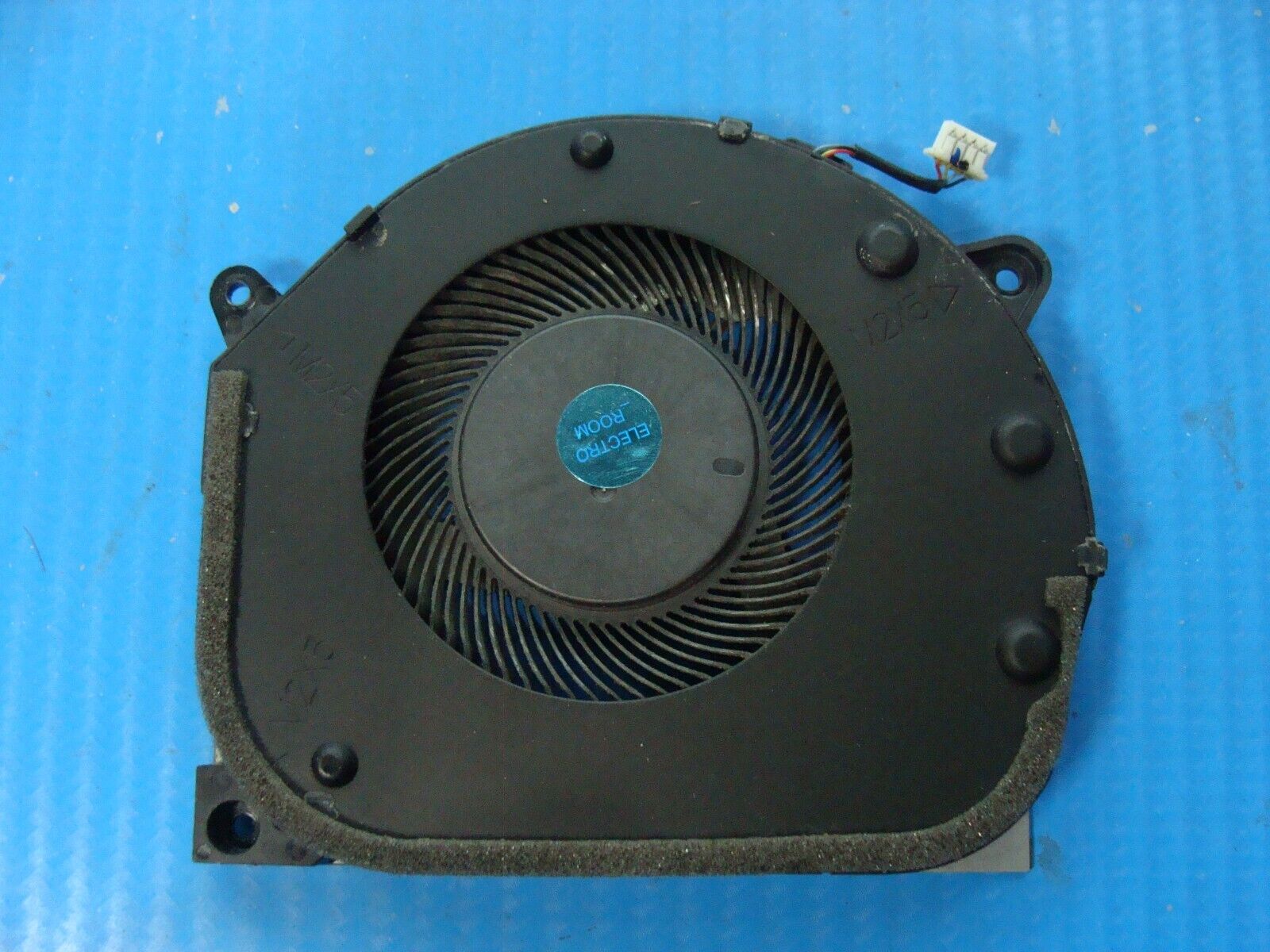 Lenovo Legion Y540-17IRH 17.3 CPU Cooling Fan DC28000E3S1