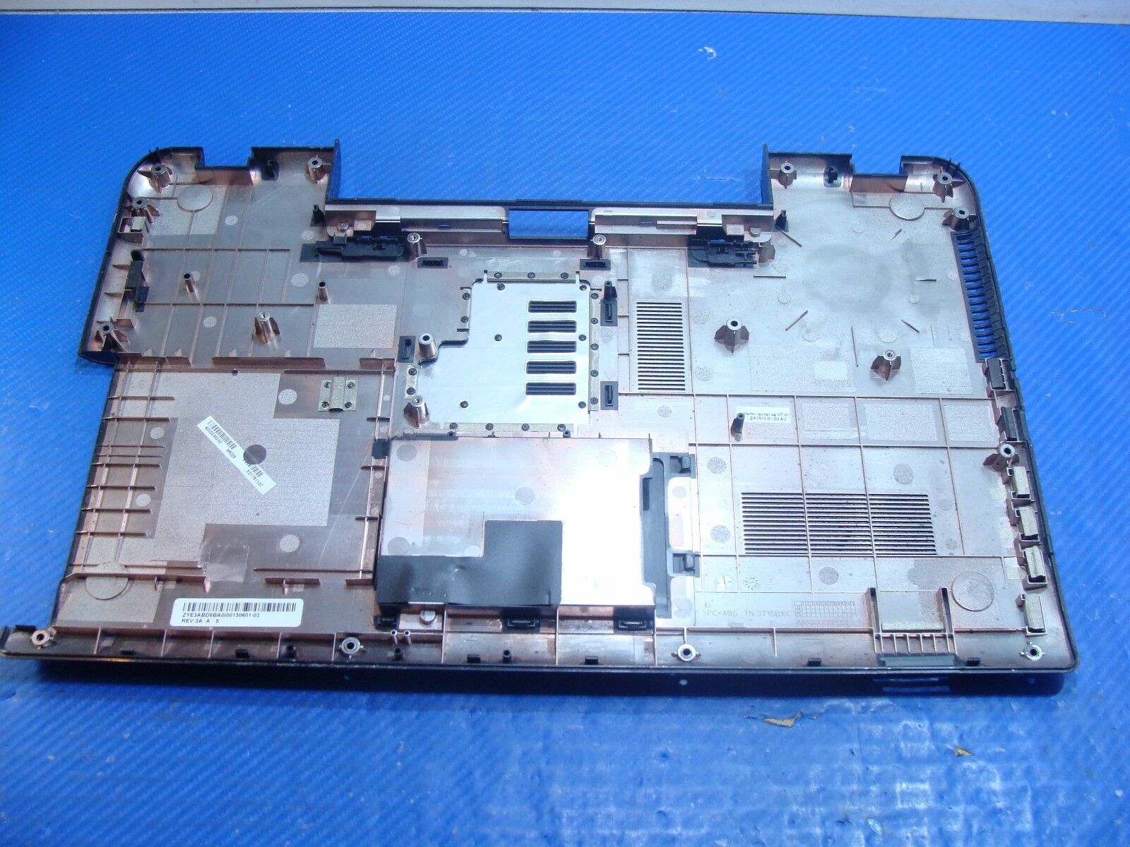 Toshiba Satellite 17.3 C75D-A7213 Genuine Bottom Case w/Cover Door 3ABD5BA0I00