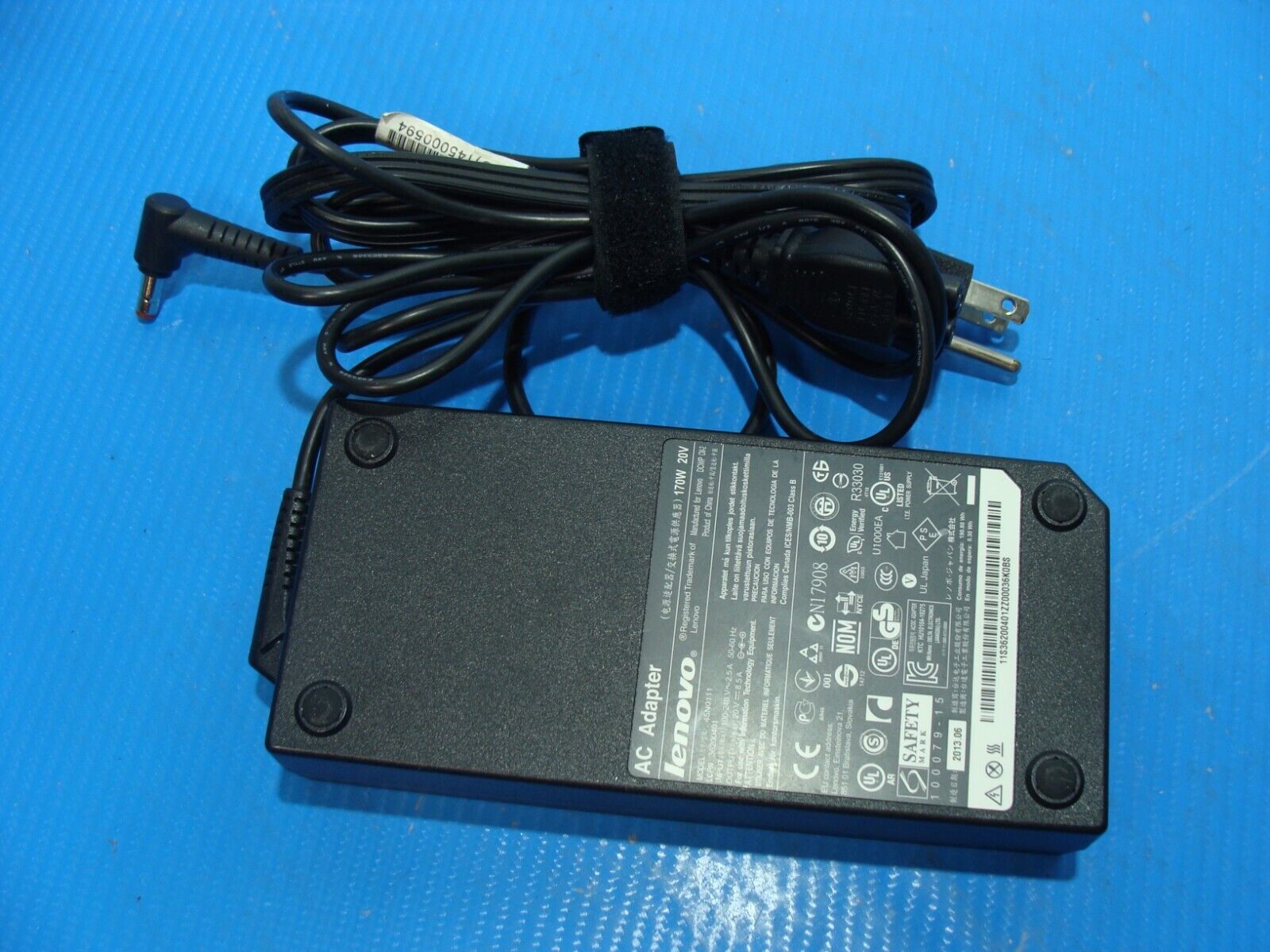 Original Lenovo IdeaPad Y410P Y510P 36200401 45N0111 20V 8.5A 170W AC Adapter