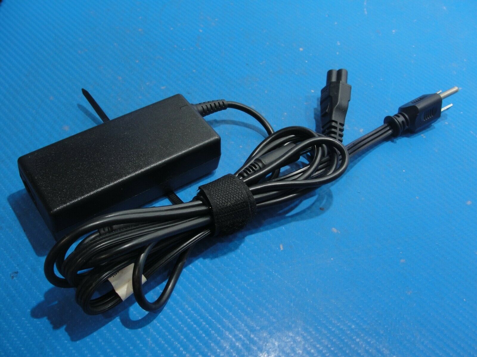Genuine Dell AC Adapter Power Charger 19.5V 3.34A 65W LA65NS2-01 0928G4 